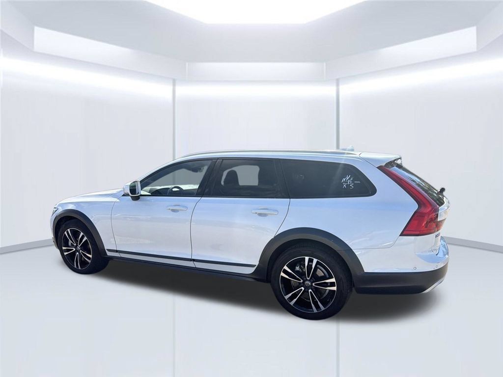Used 2018 Volvo V90 T5 Cross Country w/ Convenience Package AWD/4WD image 7
