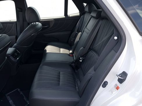 Used 2020 Lexus LS 500 w/ Interior Upgrade Package RWD image 4