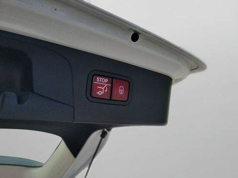 Certified 2022 Mercedes-Benz GLC 300 image 9