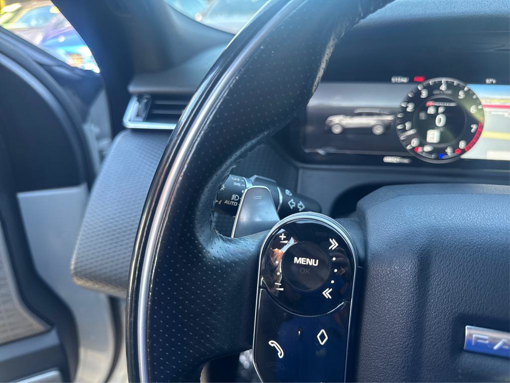 Used 2018 Land Rover Range Rover Velar R-Dynamic SE AWD/4WD image 24