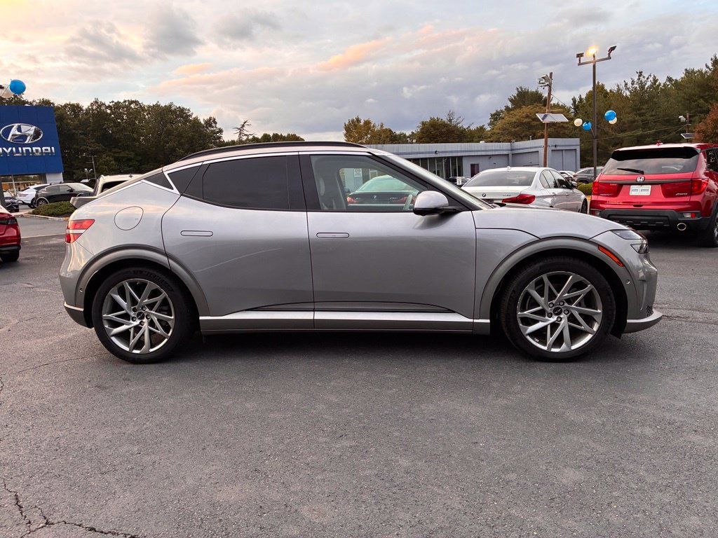 Used 2024 Genesis GV60 Advanced AWD/4WD image 8