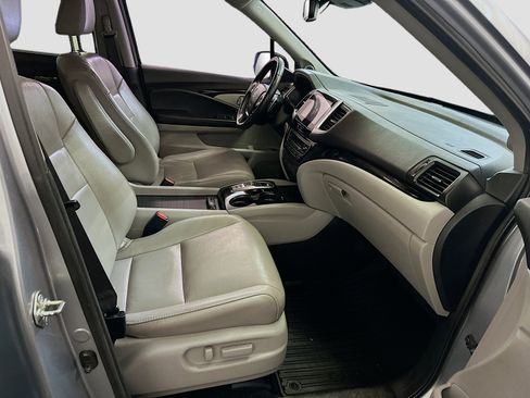 Used 2017 Honda Pilot Touring image 35