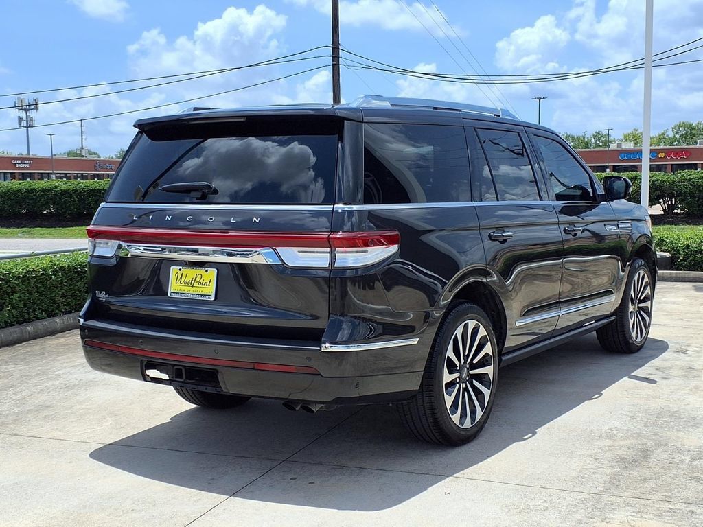 Certified 2024 Lincoln Navigator Reserve AWD/4WD image 2