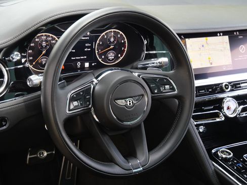 Used 2022 Bentley Flying Spur V8 AWD/4WD image 13