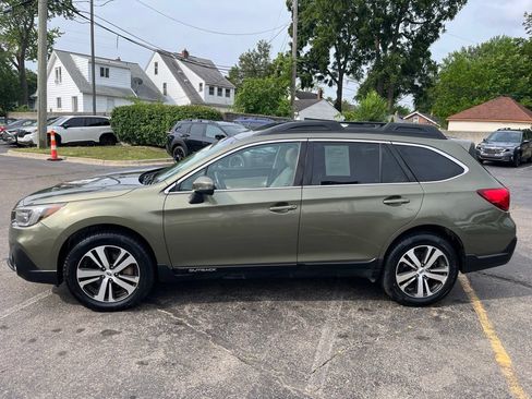 Used 2018 Subaru Outback 3.6R Limited AWD/4WD image 9