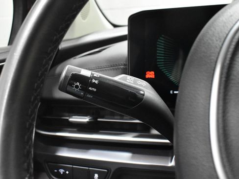 Used 2025 Kia Carnival FWD image 16