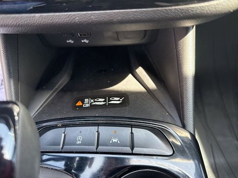 Used 2024 Buick Envista Sport Touring w/ Convenience I Package FWD image 28