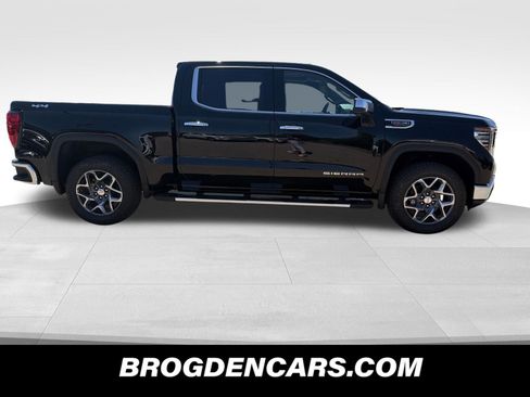 New 2026 GMC Sierra 1500 SLT w/ SLT Premium Package AWD/4WD image 2