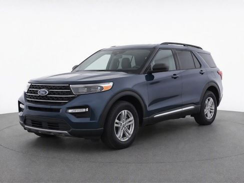 Used 2024 Ford Explorer XLT w/ Equipment Group 202A AWD/4WD image 1