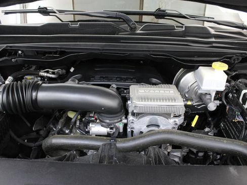 Used 2024 RAM 1500 Laramie AWD/4WD image 33