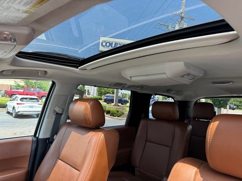 Used 2016 Toyota Sequoia Platinum AWD/4WD image 25