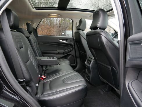 Certified 2024 Ford Edge Titanium w/ Equipment Group 301A AWD/4WD image 9