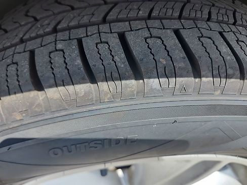 Used 2018 Ford Edge SEL w/ Equipment Group 201A image 7