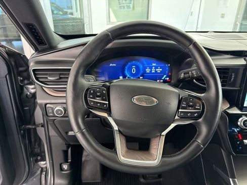 Used 2022 Ford Explorer Platinum w/ Equipment Group 601A image 33