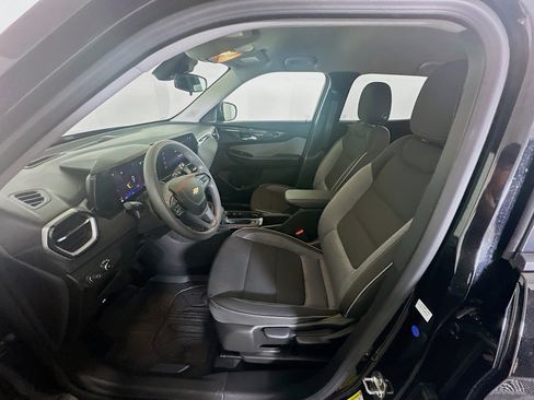 Used 2026 Chevrolet TrailBlazer LS w/ LS Convenience Package FWD image 13