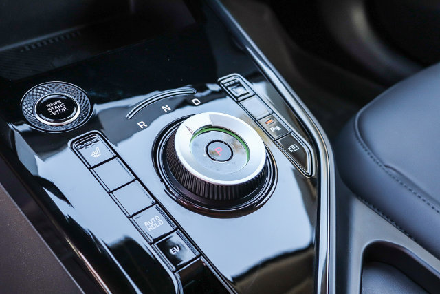 Certified 2025 Kia Niro EX FWD image 20