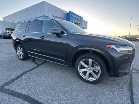 Used 2023 Volvo XC90 B5 Core image 2