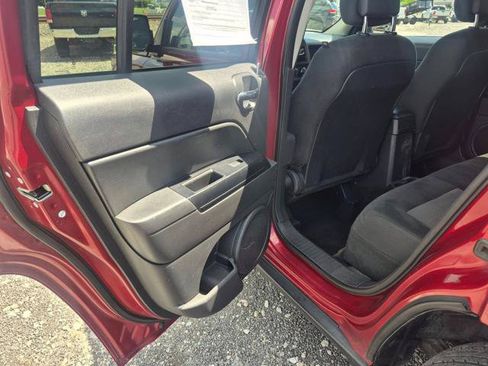 Used 2016 Jeep Patriot Sport w/ Power Value Group AWD/4WD image 8