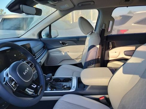 New 2026 Kia Carnival EX FWD image 8