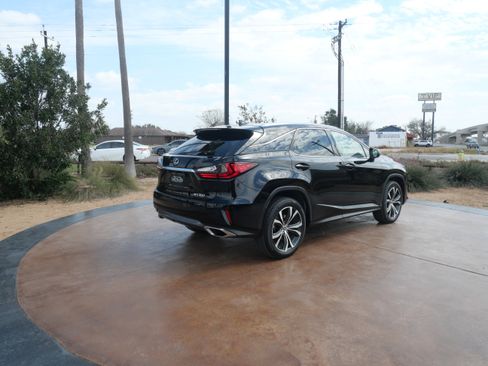 Used 2018 Lexus RX 350 FWD w/ Premium Package image 2