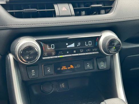 Certified 2025 Toyota RAV4 XLE w/ Convenience Package FWD image 30