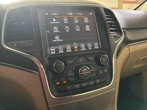 Certified 2018 Jeep Grand Cherokee Limited AWD/4WD image 28
