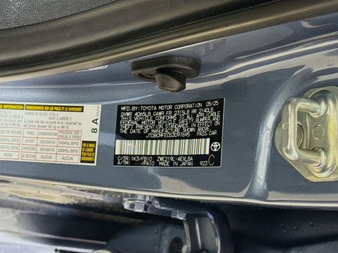 Used 2025 Toyota Corolla LE w/ LE Premium Package image 19