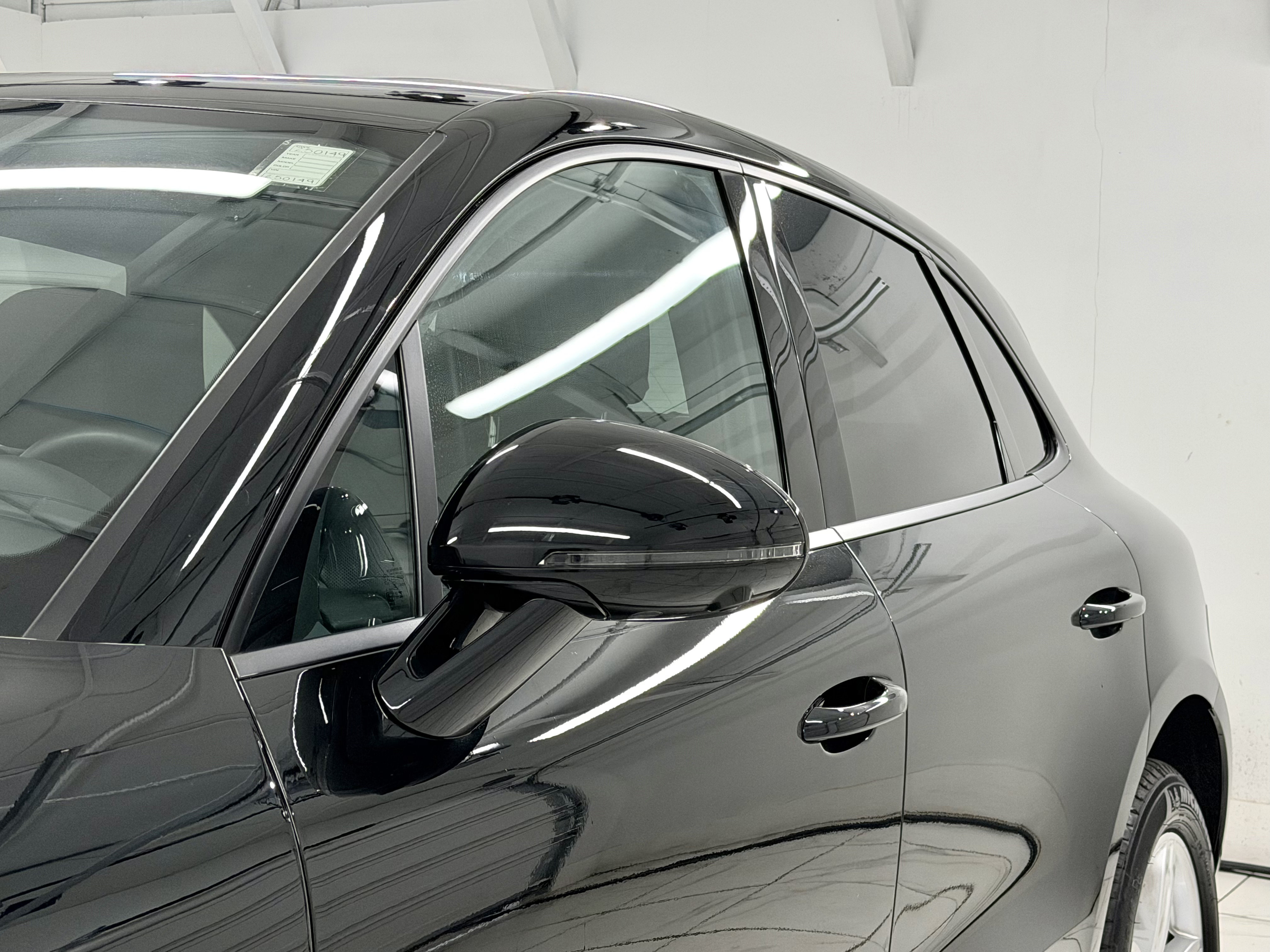 Used 2025 Porsche Macan AWD/4WD image 19