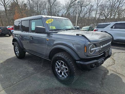 Certified 2025 Ford Bronco Badlands AWD/4WD image 3