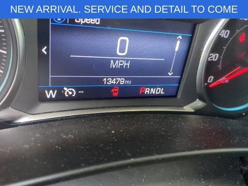 Used 2023 Chevrolet Equinox LT FWD image 2