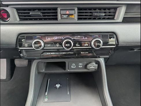 Used 2025 Honda Pilot Touring image 12