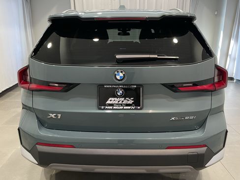 Used 2023 BMW X1 xDrive28i w/ Premium Package AWD/4WD image 6