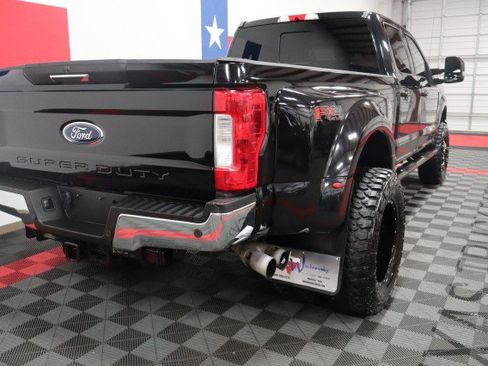 Used 2019 Ford F350 Lariat w/ Lariat Value Package AWD/4WD image 18