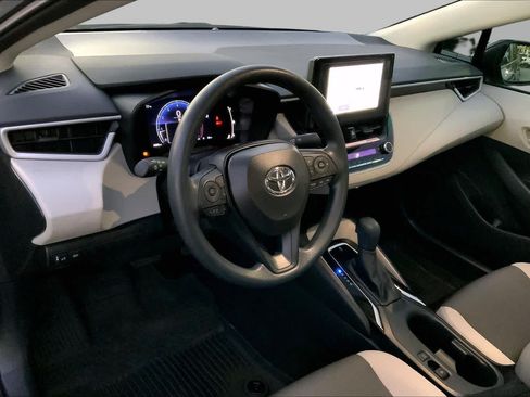 Used 2026 Toyota Corolla LE FWD image 15