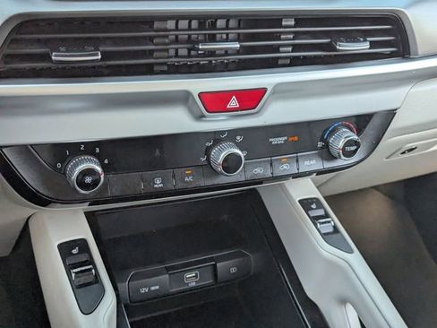 Used 2020 Kia Telluride S image 28