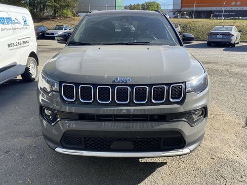 Used 2024 Jeep Compass Limited image 7
