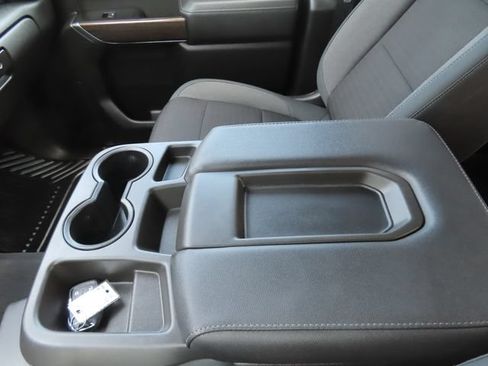 Used 2019 Chevrolet Silverado 1500 RST AWD/4WD image 35