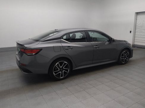 Used 2025 Nissan Sentra SR FWD image 10