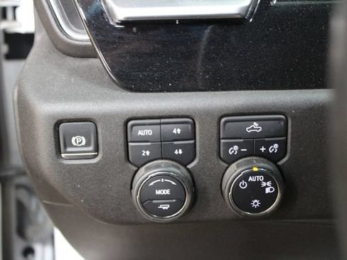 Used 2024 Chevrolet Silverado 1500 LT AWD/4WD image 15