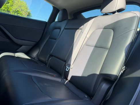 Used 2022 Tesla Model Y Performance AWD/4WD image 13