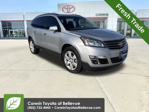 Used 2017 Chevrolet Traverse LT w/ Style and Technology Package image 1