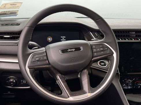 New 2025 Jeep Grand Cherokee L Limited image 25