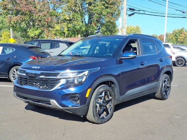 Used 2024 Kia Seltos EX AWD/4WD image 2