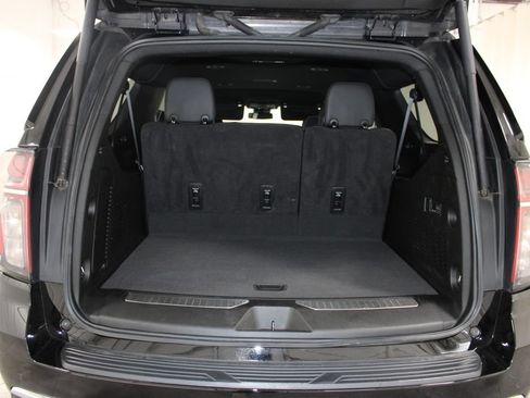 Used 2024 Chevrolet Suburban Premier AWD/4WD image 24