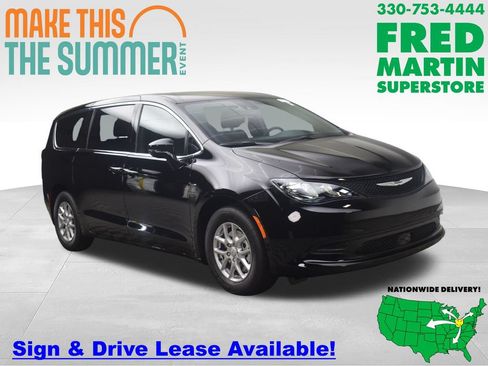 New 2027 Chrysler Pacifica LX FWD image 1