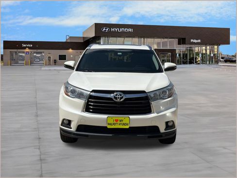 Used 2016 Toyota Highlander XLE FWD image 6