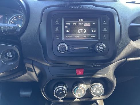 Used 2017 Jeep Renegade Latitude image 28