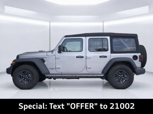 Used 2018 Jeep Wrangler Unlimited Sport AWD/4WD image 6