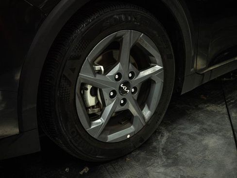 Used 2025 Kia K4 LXS image 3