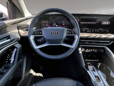Used 2025 Audi Q5 Premium w/ Convenience Package AWD/4WD image 8